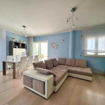 Sigis House - Independent Apartment Sea View フィウミチーノ エクステリア 写真