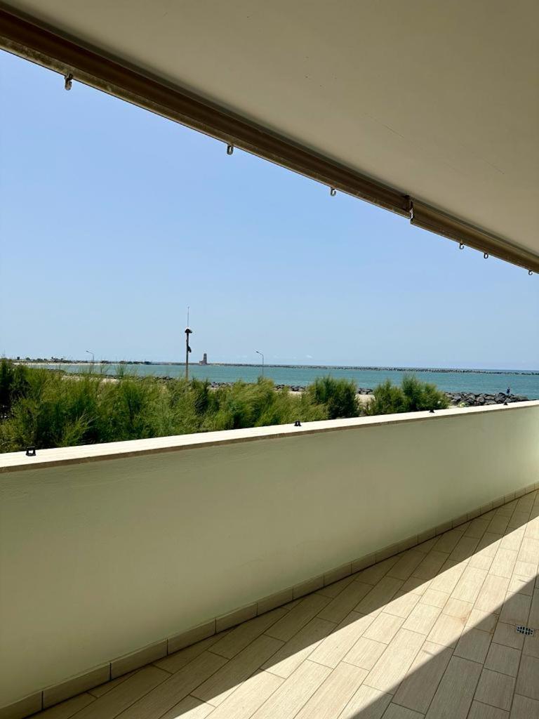 Sigis House - Independent Apartment Sea View フィウミチーノ エクステリア 写真