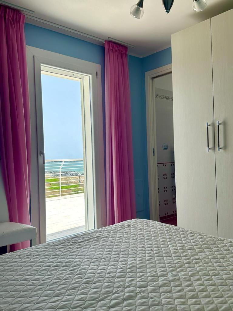 Sigis House - Independent Apartment Sea View フィウミチーノ エクステリア 写真