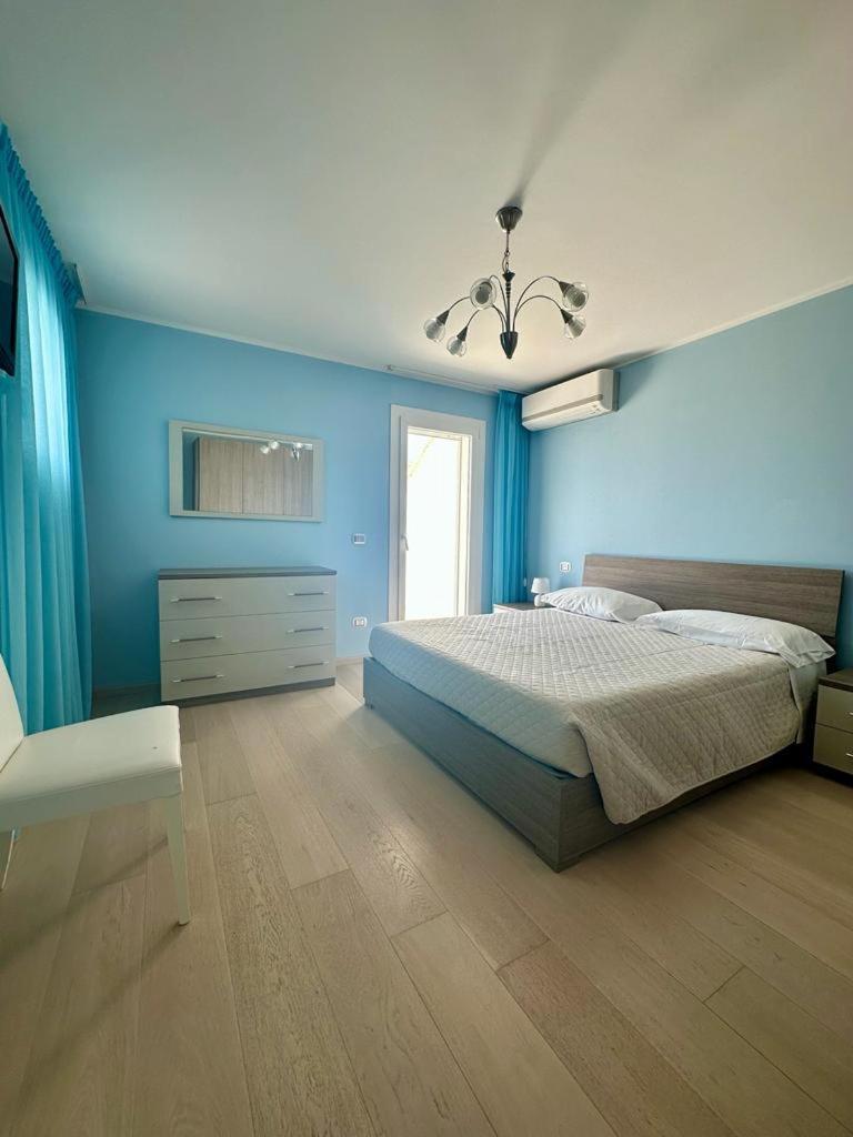 Sigis House - Independent Apartment Sea View フィウミチーノ エクステリア 写真