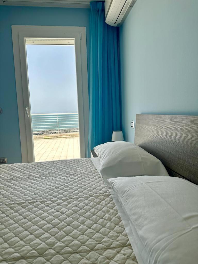 Sigis House - Independent Apartment Sea View フィウミチーノ エクステリア 写真