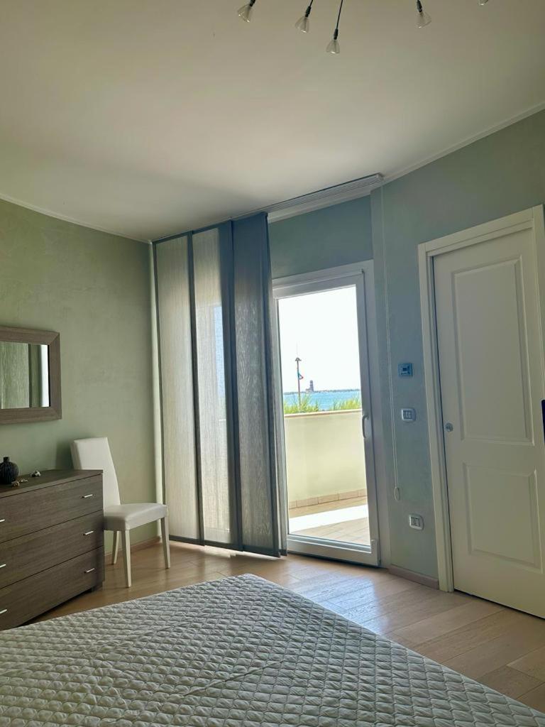 Sigis House - Independent Apartment Sea View フィウミチーノ エクステリア 写真