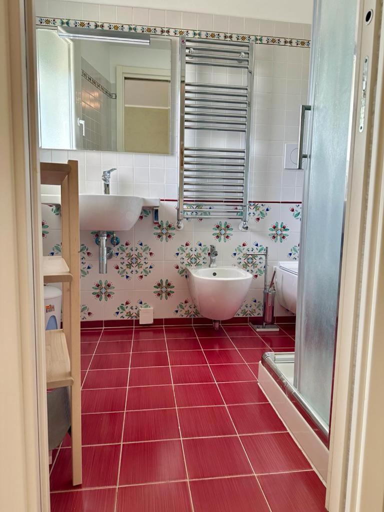 Sigis House - Independent Apartment Sea View フィウミチーノ エクステリア 写真