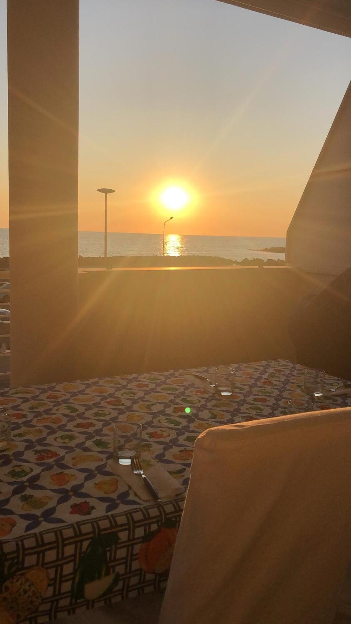 Sigis House - Independent Apartment Sea View フィウミチーノ エクステリア 写真